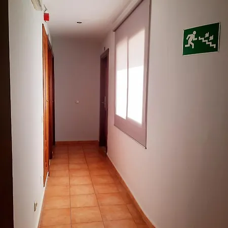 La Colonia Πανσιόν 2*